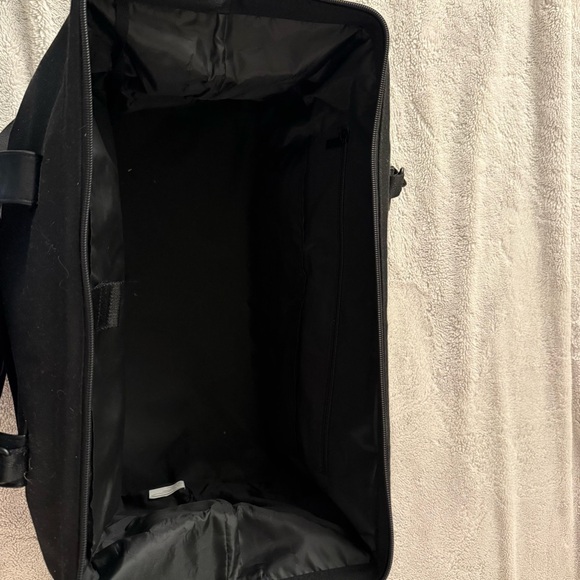 Beis Weekender Bag - Picture 3 of 8